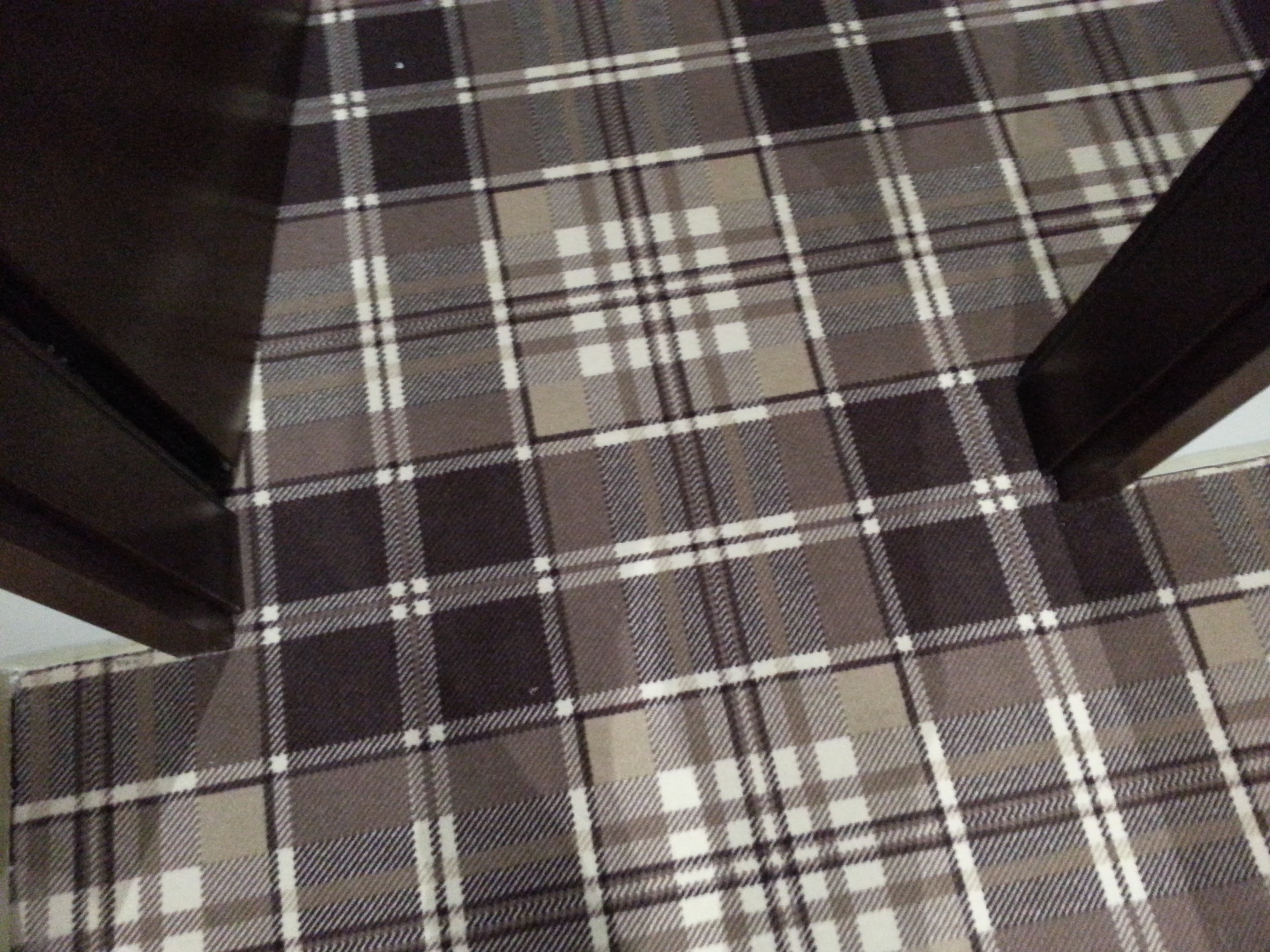 niewidoczne-laczenie-wykladzin-w-progu-2